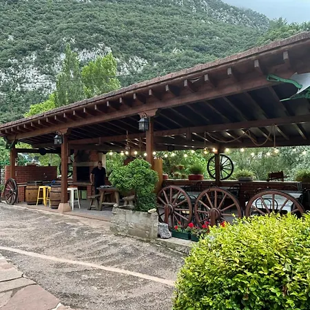 Albergue La Hermida Gospodarstwo wiejskie *