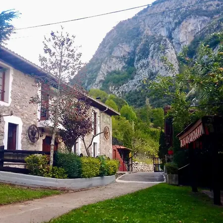 Albergue La Hermida Gospodarstwo wiejskie La Hermida