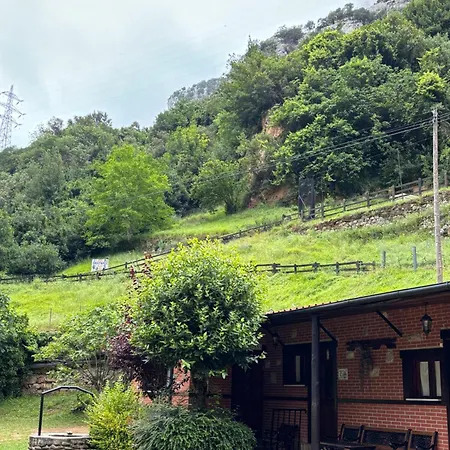 Albergue La Hermida Gospodarstwo wiejskie *