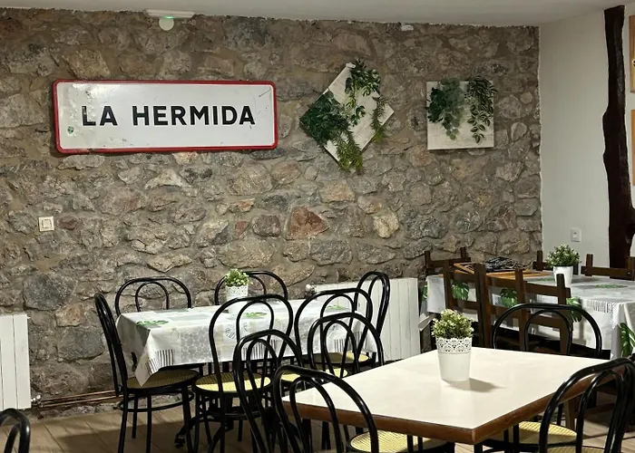 Albergue La Hermida Kır Evi *