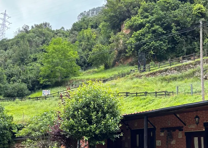 Albergue La Hermida Kır Evi *